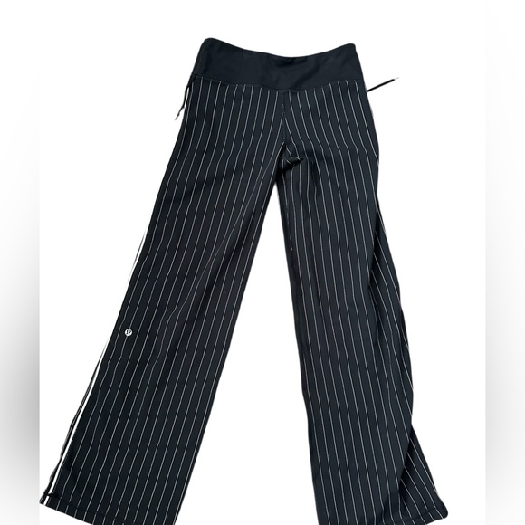 SUPER RARE Lululemon Pinstripe Pants flare leggings sz 4 - Picture 2 of 6